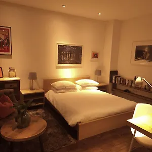 Homestay Cool In Shared House, York